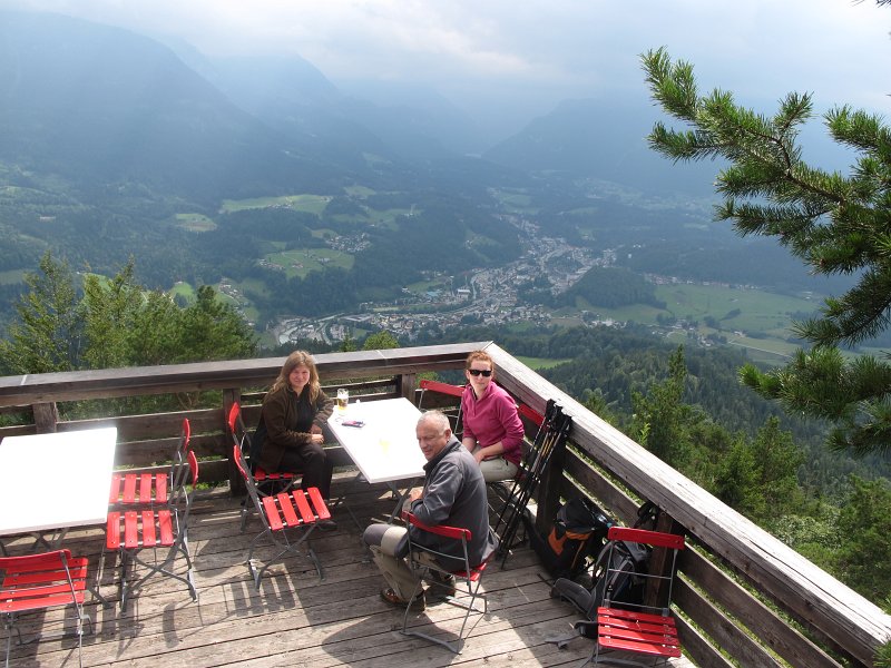 016.jpg - Widok na Berchtesgaden ze schroniska na szczycie Kneifelspitze.