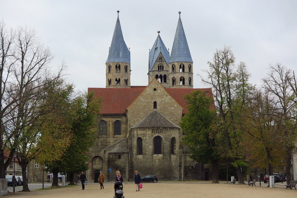 02.jpg - Romański kościół NMP w Halberstadt.
