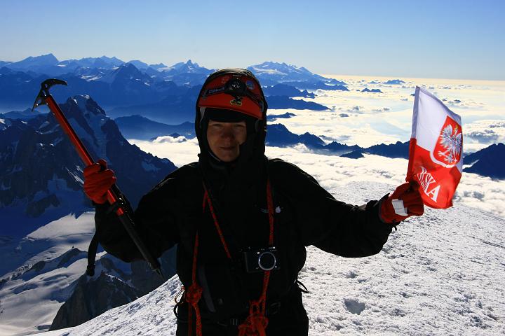 33.jpg - Szczyt Mont Blanc. W tle Matterhorn.